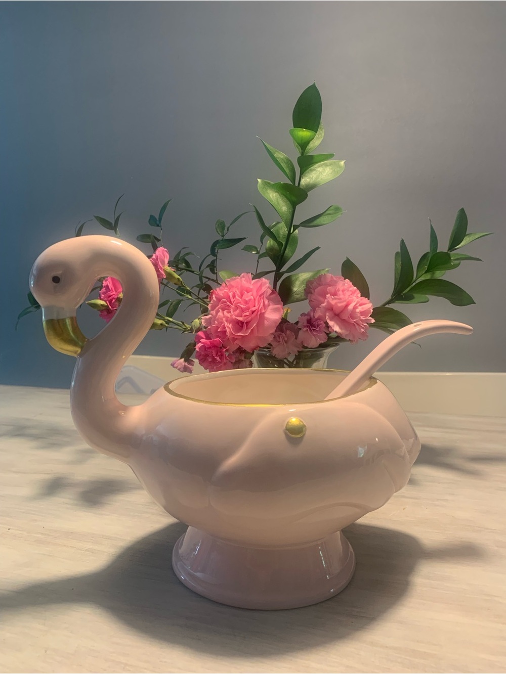 Ceramic Swan Punch Bowl! Light pink w/gold trim, super fun for parties 🎉